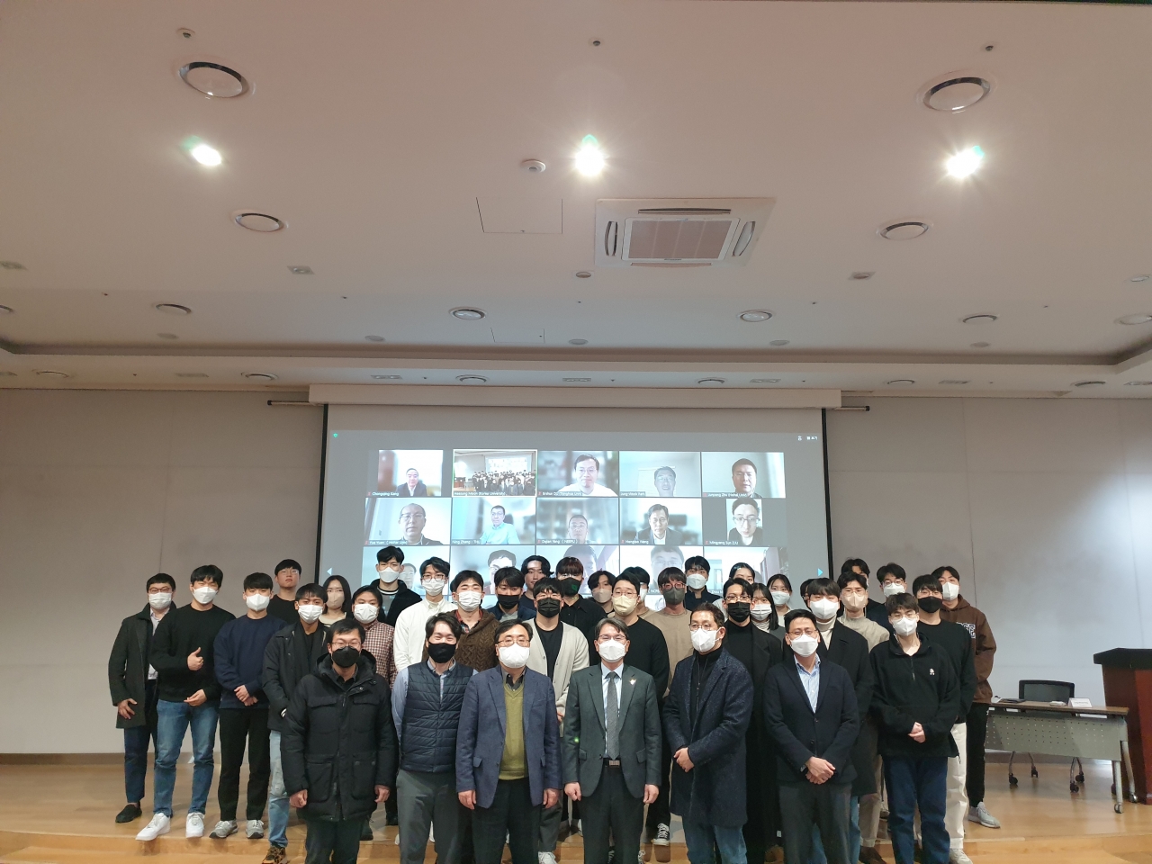 단체사진.jpg